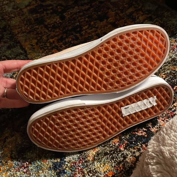 NEW. Vans suede Toepeach canvas. Womens size 7. - Picture 7 of 9